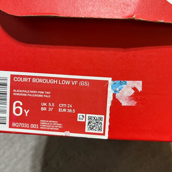 New nike shoe court borough low cut - Picture 4 of 4